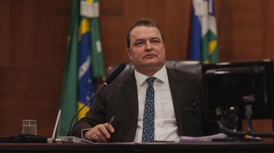 Max assumiu o lugar deixado por Eduardo Botelho. 